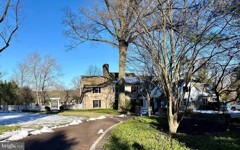 1560 Warner Rd, Meadowbrook, PA 19046
