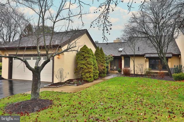6 Hounds Run Ln, Blue Bell, PA 19422