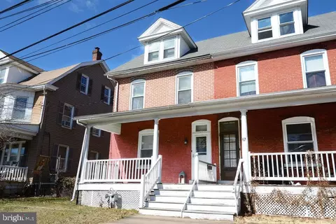 69 Hillside Ave, Souderton, PA 18964