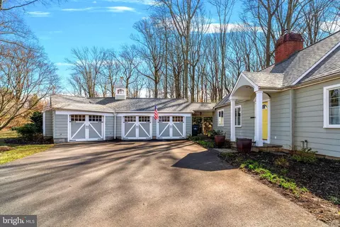 272 Brae Bourn Rd, Huntingdon Valley, PA 19006