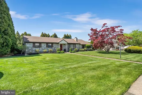 480 Andrew Rd, Huntingdon Valley, PA 19006