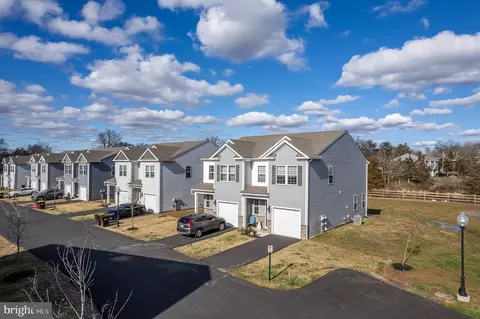 880 Peaceful Ln, Pennsburg, PA 18073
