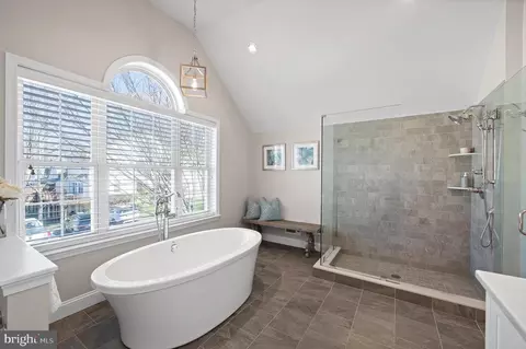 Bath - 1135 Brians Way, Wayne, PA 19087 photo 2 of 7