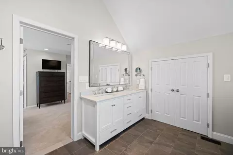 Bath - 1135 Brians Way, Wayne, PA 19087 photo 5 of 7