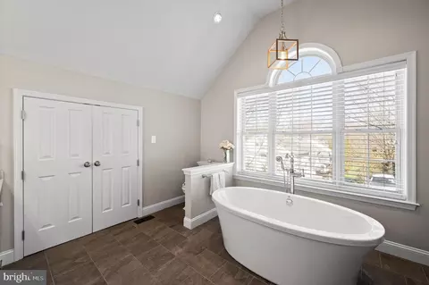 Bath - 1135 Brians Way, Wayne, PA 19087 photo 4 of 7