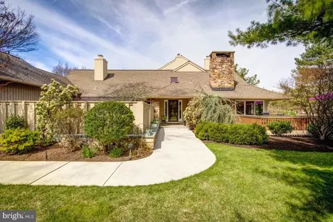 1042 Broadmoor Rd, Bryn Mawr, PA 19010