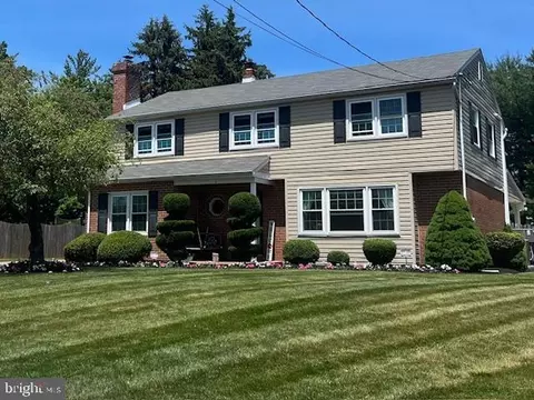 3029 Runnymede Dr, Plymouth Meeting, PA 19462