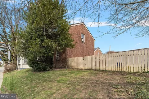 Exterior - 2 Poe Ave, Wyncote, PA 19095 photo 4 of 7