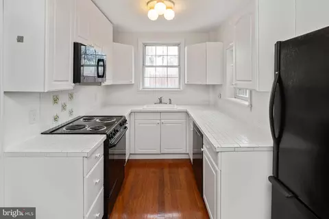 Kitchen - 2 Poe Ave, Wyncote, PA 19095 photo 1 of 3
