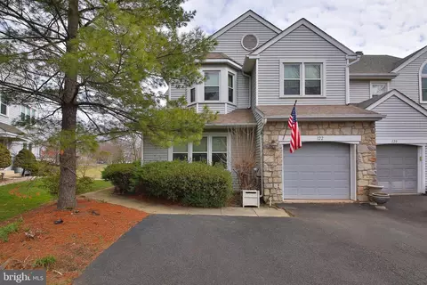 122 Blue Ribbon Dr, North Wales, PA 19454