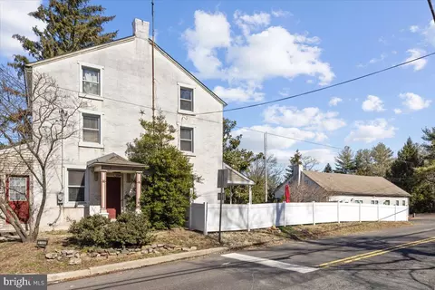 2700 N Charlotte St, Gilbertsville, PA 19525