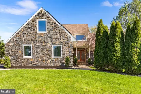 115 Hidden Creek Dr, Hatboro, PA 19040