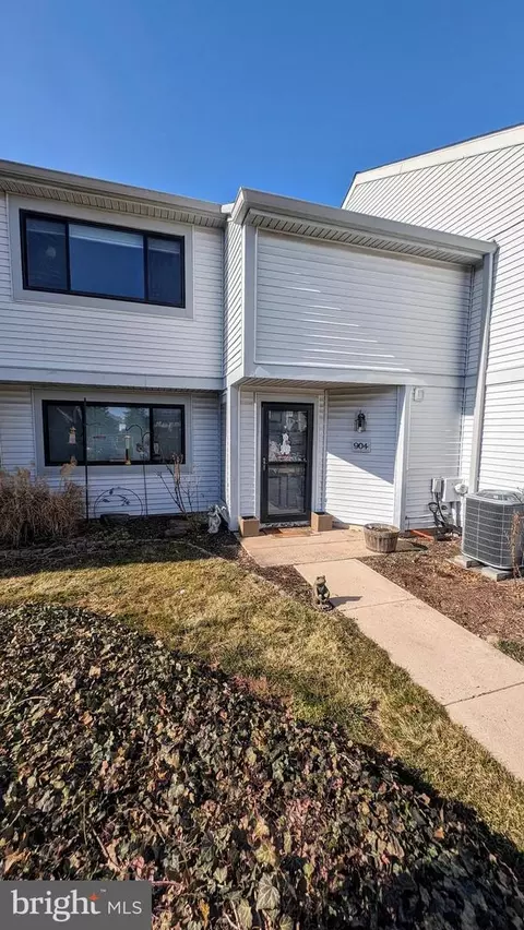 904 Continental Dr, Harleysville, PA 19438