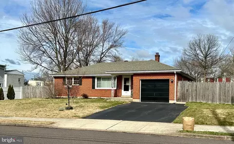 1221 Center Ave, Pottstown, PA 19464