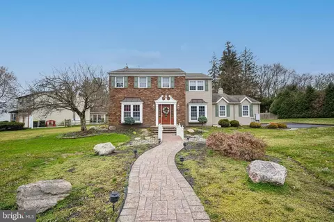 2010 Butternut Dr, Huntingdon Valley, PA 19006
