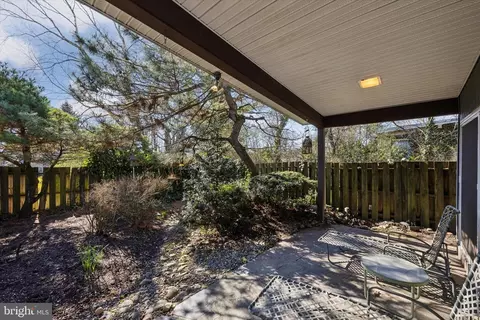 Exterior - 804 Pardee Ln, Wyncote, PA 19095 photo 8 of 11