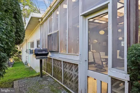 Exterior - 804 Pardee Ln, Wyncote, PA 19095 photo 5 of 11