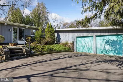 Exterior - 804 Pardee Ln, Wyncote, PA 19095 photo 9 of 11