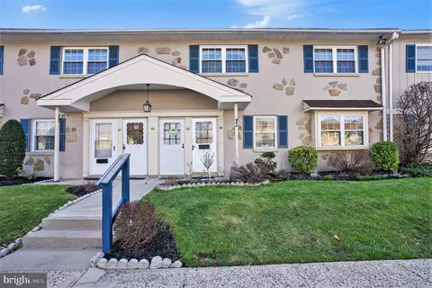64 Wexford Dr, North Wales, PA 19454