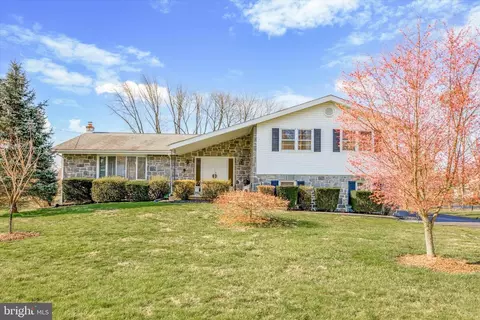 328 Knoll Rd, Plymouth Meeting, PA 19462