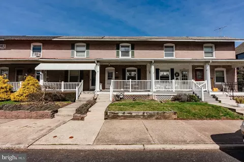 851 W 2nd St, Lansdale, PA 19446
