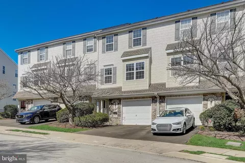 433 Fort Hill Cir, Fort Washington, PA 19034