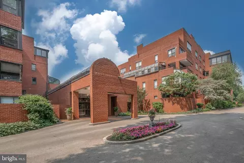 101 Cheswold Ln #2-C, Haverford, PA 19041