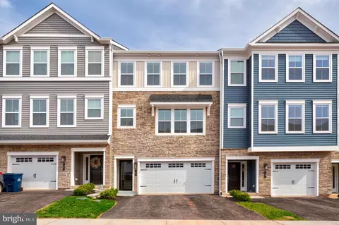 4 Copper Ct, Royersford, PA 19468