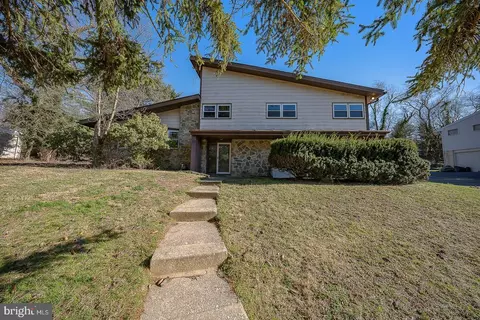 7761 Green Valley Rd, Wyncote, PA 19095