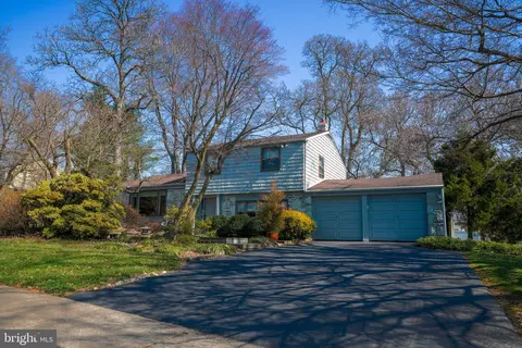 537 Alexander Rd, Huntingdon Valley, PA 19006