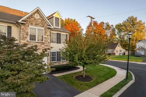 27 Ryan Ct, Telford, PA 18969