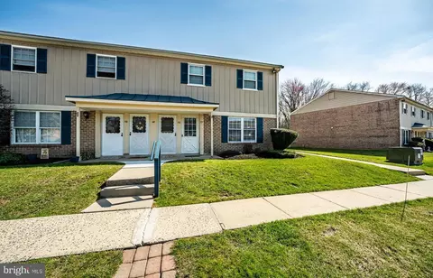 72 Wexford Dr, North Wales, PA 19454