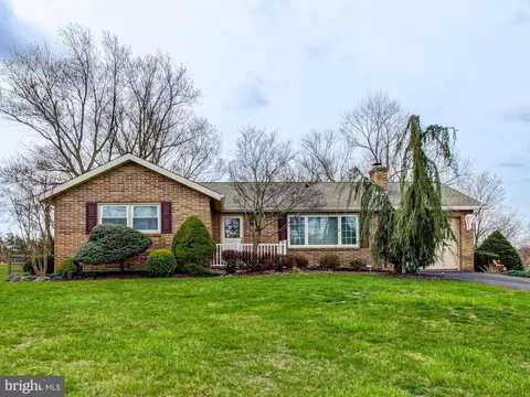 672 Allentown Rd, Telford, PA 18969