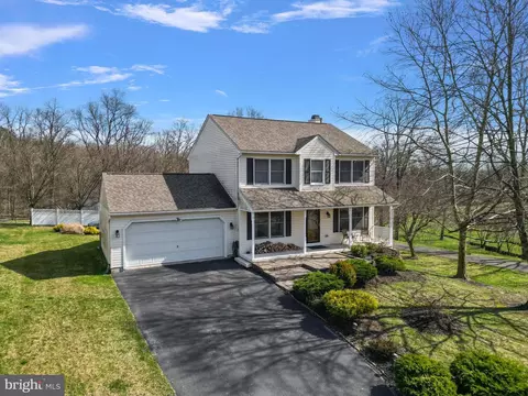 1527 Meadowview Dr, Pottstown, PA 19464
