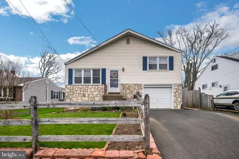 445 Penn Ave, Glenside, PA 19038