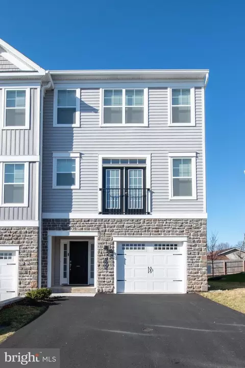 148 Everleigh Dr, Royersford, PA 19468