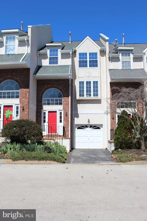 122 Campbell Dr, Conshohocken, PA 19428