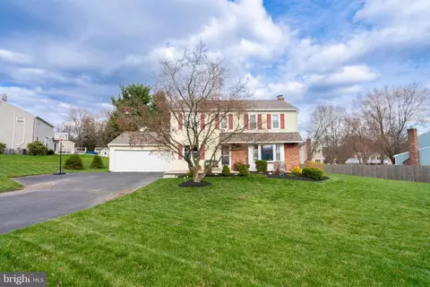 26 Woodstock Cir, Collegeville, PA 19426