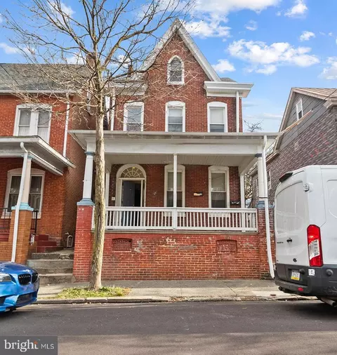 17 W 3rd St, Pottstown, PA 19464
