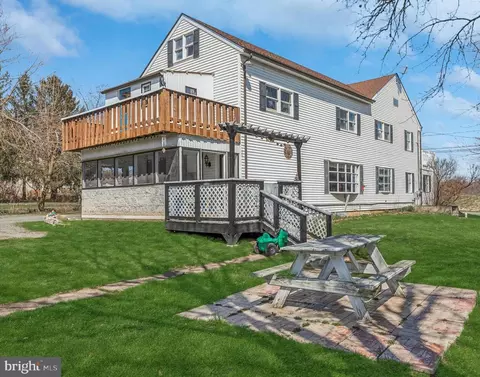 278 Hoffmansville Rd, Bechtelsville, PA 19505