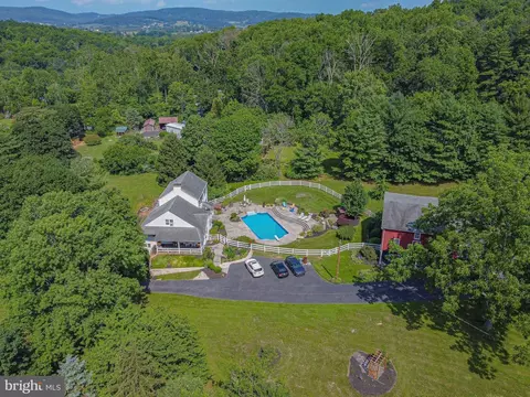 1018 Ziegler Rd, East Greenville, PA 18041