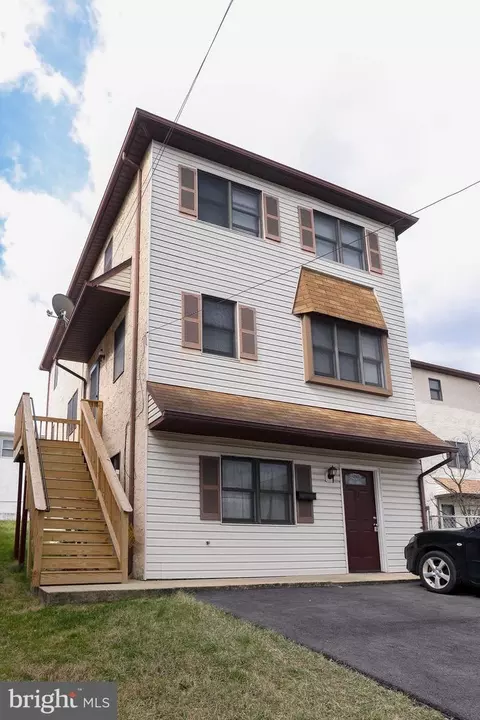 12 W 5th St, Bridgeport, PA 19405