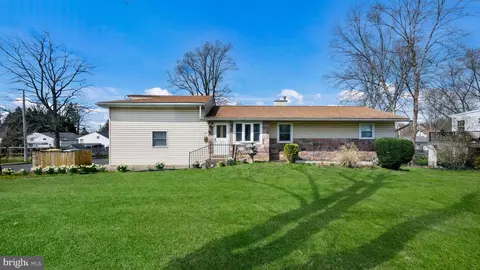206 Lawnton Rd, Willow Grove, PA 19090