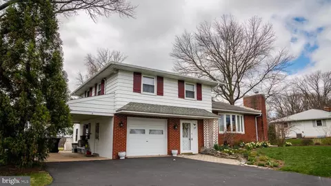 398 Hoffmansville Rd, Bechtelsville, PA 19505