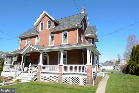 327 Erie Ave, Telford, PA 18969