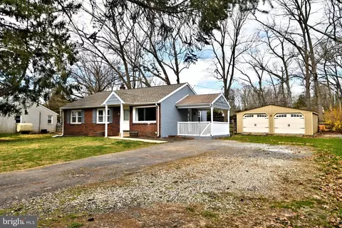 5 Marion St, Schwenksville, PA 19473