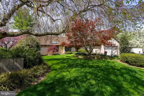 14 Springhouse Ln, Blue Bell, PA 19422