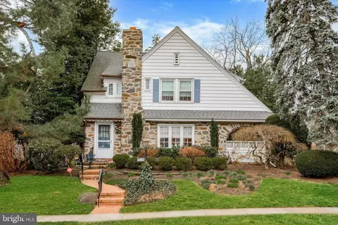 44 Rock Glen Rd, Wynnewood, PA 19096