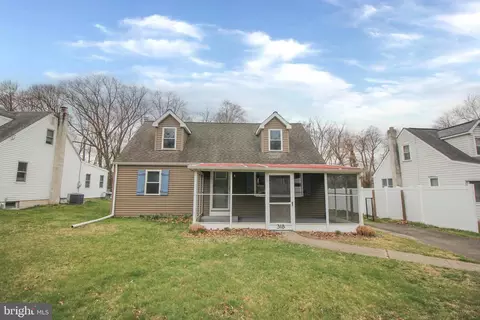 318 Surrey Ln, Hatboro, PA 19040