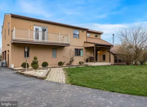 2384 Schlosser Rd, Harleysville, PA 19438